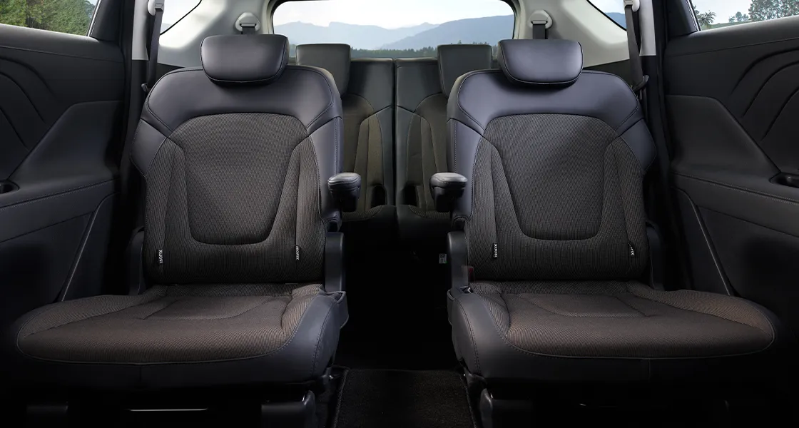 Interior Hyundai Stargazer Cartenz